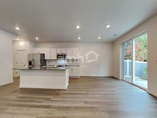 Photo - 5019 Washington St SE