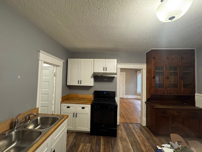 Photo - 1312 University Ave NE Apartment Unit 1