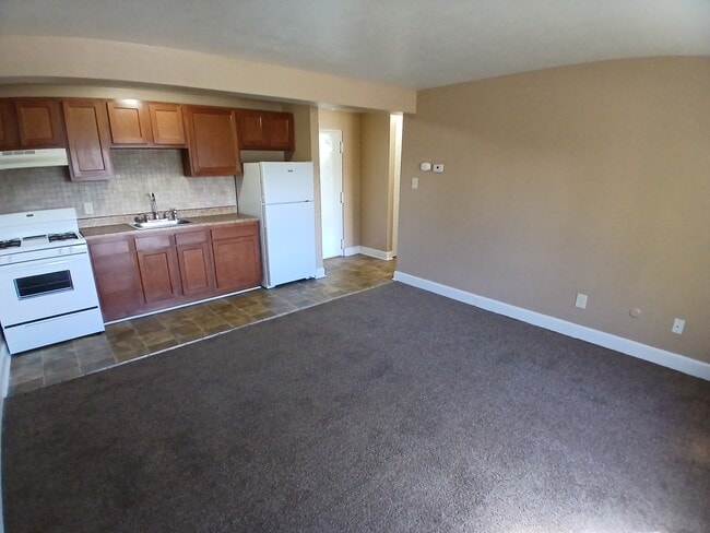 Photo - Marine Memorial Apartments