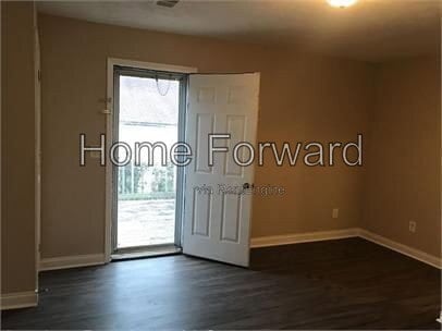 Photo - 767 Maple Ave