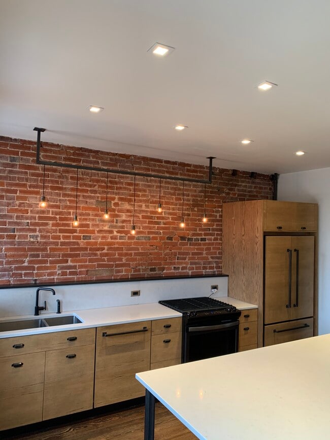 Building Photo - 4544 Oakland Ave Unit 4544 Oakland Rental