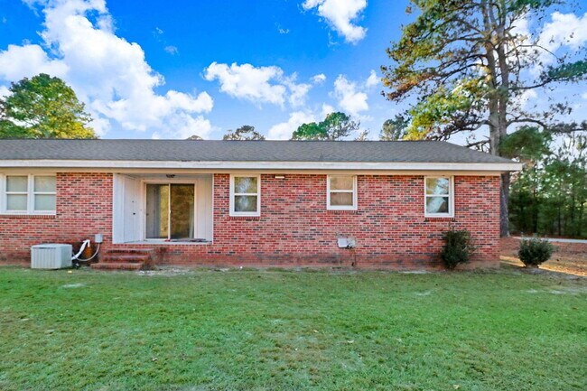 Photo - 2 BR | 1 BA Apartment - Scott Hills Apts in Goldsboro *Trash/Water/Lawn Care Included* Unidad # D-1