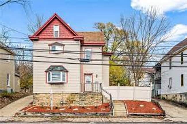 Building Photo - Newly Remodeled Home