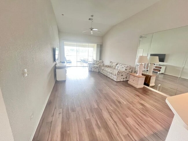 Photo - 2bed/2baths Close to the beach, Mercato and Great Schools