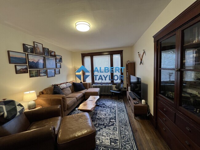 Living Area - 10 Fairfield St Unit (9Ff) 1L