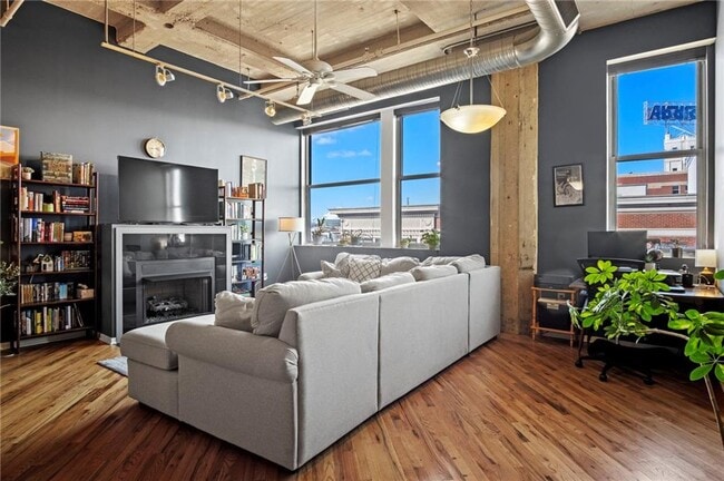 Photo - 2107 Grand Blvd Unidad 603