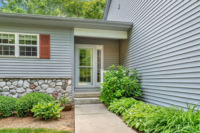 Photo - 6690 Green Valley Ct SE