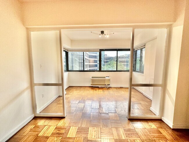 Photo - 2141 I St NW Unit 402