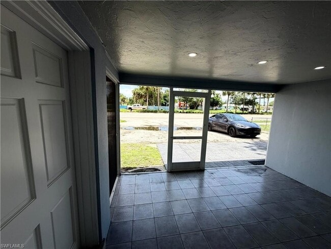 4375 Golden Gate Pkwy