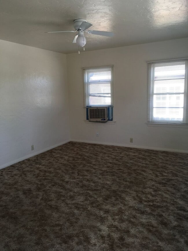 Photo - 2 bedroom downtown home with fenced yard