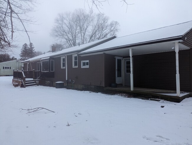 Photo - 212 Dewey St