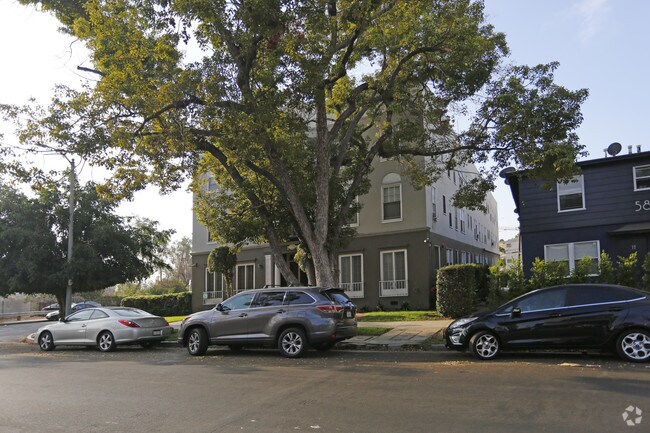 Carlton Canyon Apartments
