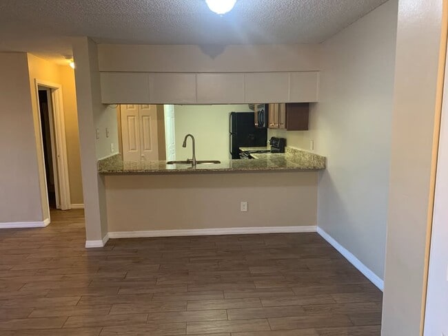 Photo - 610 Kenwick Cir Unidad 103