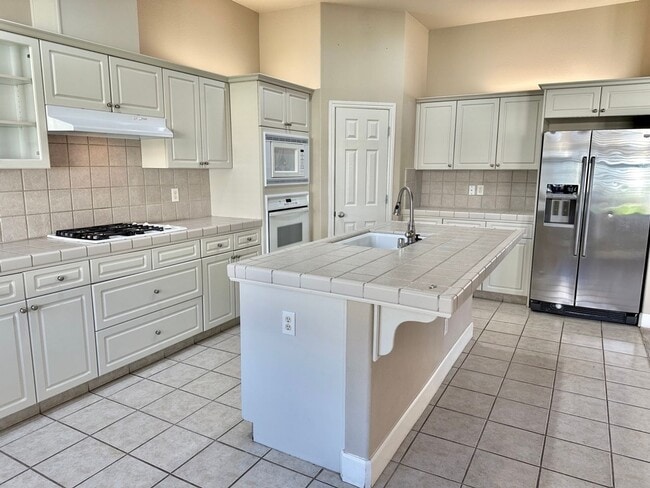 Photo - $2,295 Locan & Gettysburg, 4 Bedroom Home - Rialto Ave, Clovis