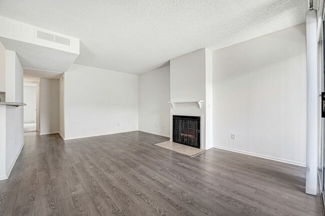 Photo - 3685 Watseka Ave Unit 102