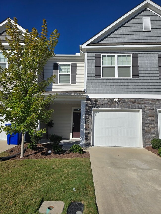 Modern 3-Bedroom Townhome in Copley Farms,... - Modern 3-Bedroom Townhome in Copley Farms,...