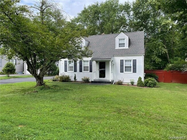 17 Kinderhook Dr