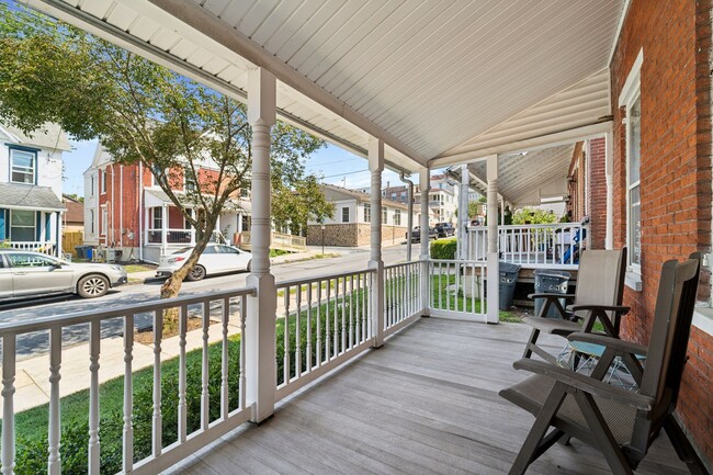 Photo - 222 N New St
