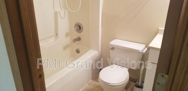 Photo - 2 E Jefferson Ave