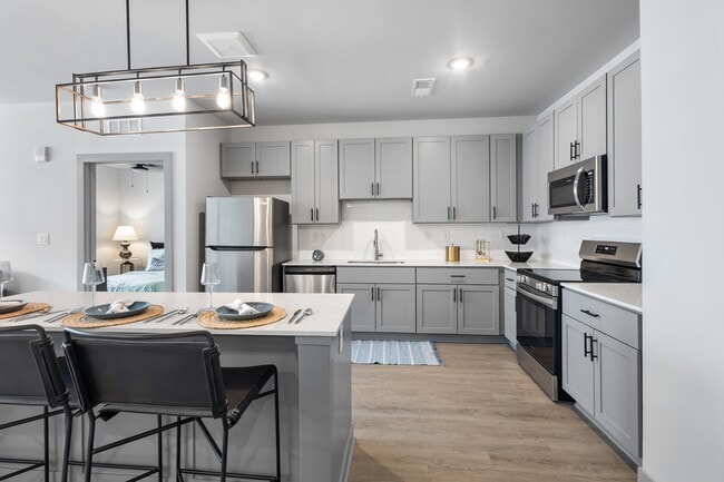 Photo - The Warren Apartments