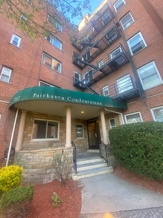 Photo - 210 Woodcliff Ave Unit 4F