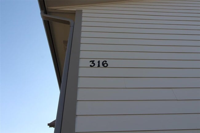 Building Photo - 316 Falcon Ct Unit 2 Rental
