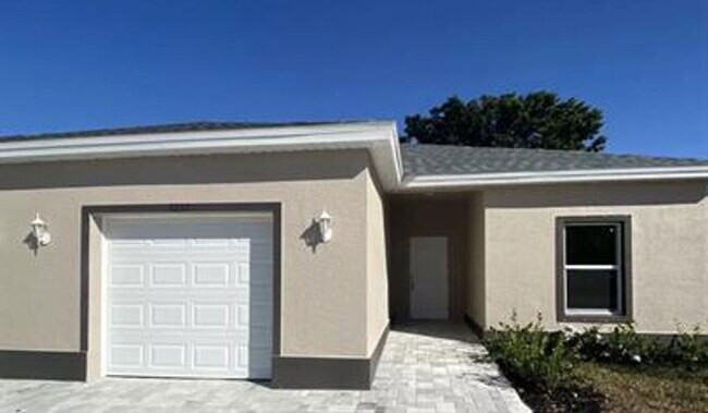 Building Photo - 1062 San Cristobal Ave