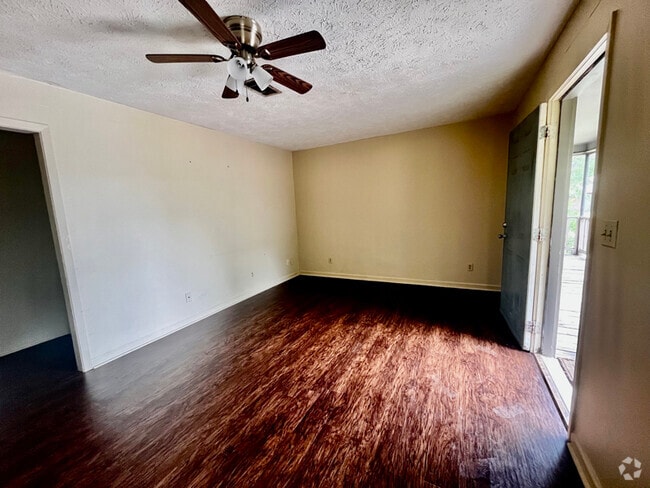 Building Photo - 576 Halbert Heights Rd Unit C7 Rental