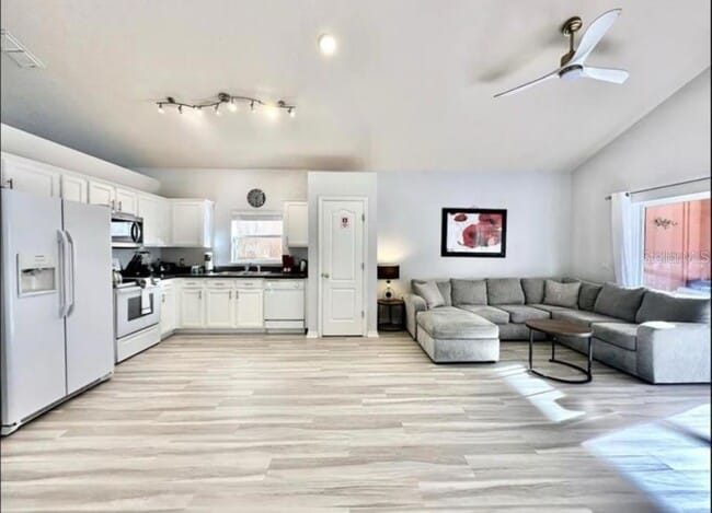 Photo - 17845 Woodcrest Way