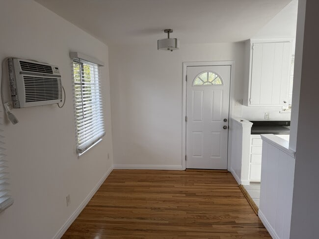 Photo - 11622 Chandler Blvd