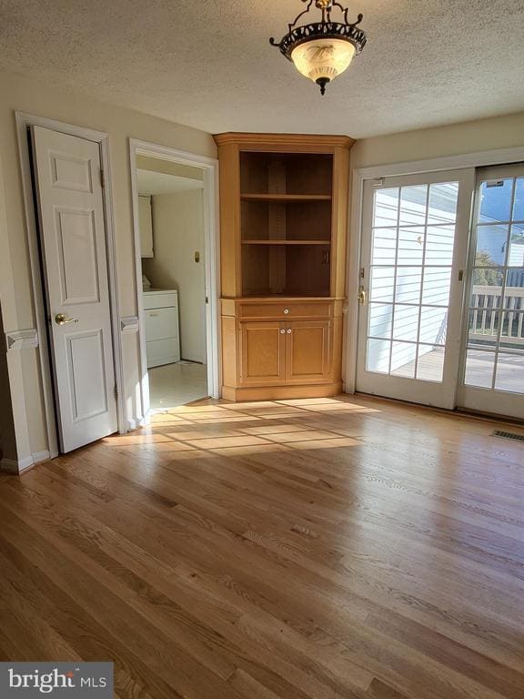 Photo - 805 Cattail Ln NE