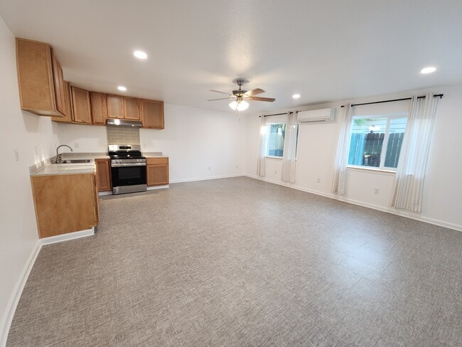 Photo - 1530 Aloha St