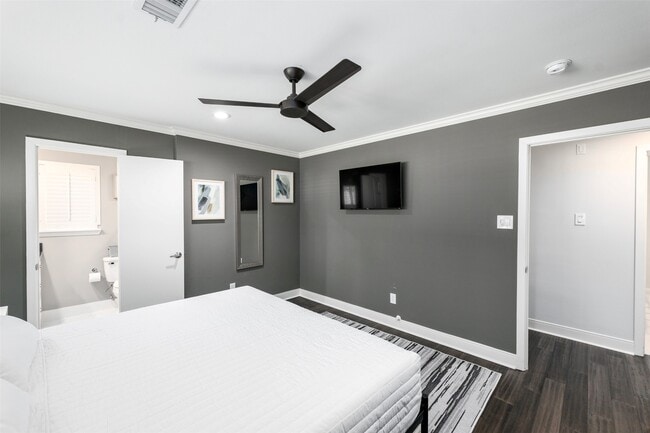 Photo - 9330 Meadowbriar Ln