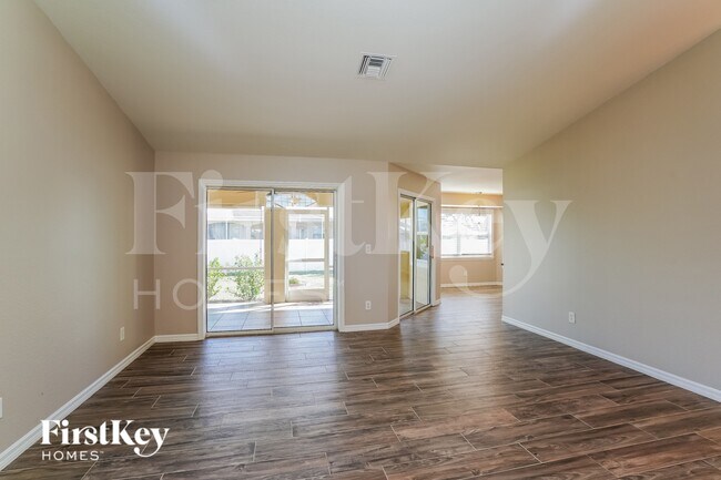 Photo - 1821 NW 23rd Ave