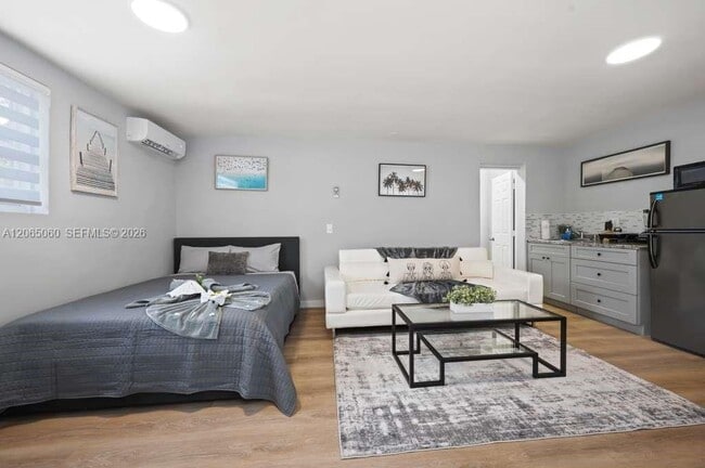 Building Photo - 213 Columbus Pkwy Unit 2