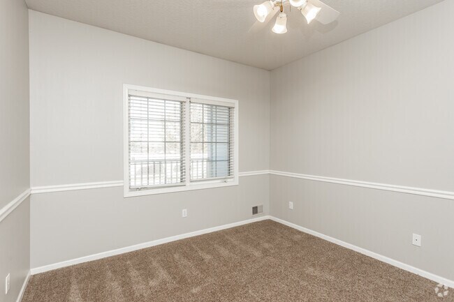 2BR, 2BA - 1,194 SF