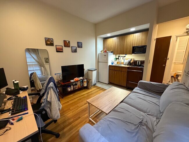 Photo - 13 S Russell St Unit 3