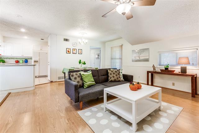 Photo - 424 Classen Dr