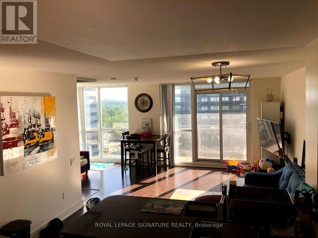 Photo - 23 Sheppard Ave E Unité 1711