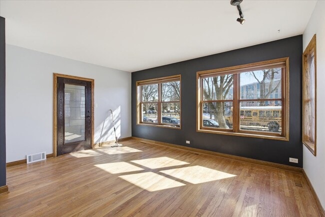 Photo - 5218 N Lieb Ave