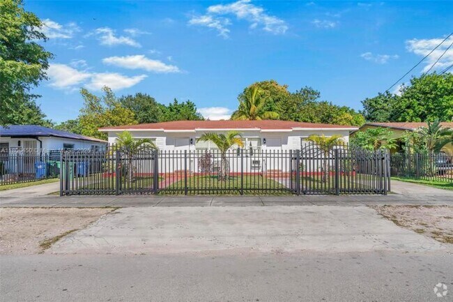 Building Photo - 2 bedroom in Miami FL 33161 Rental
