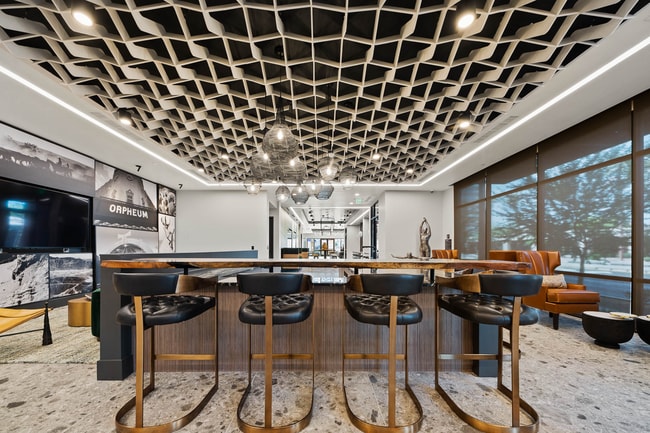 Photo - Blume on Central