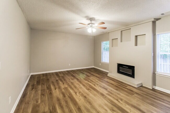 Photo - 6261 Remington Park