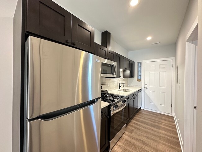 Photo - 3358 W Montrose Ave Unit 3