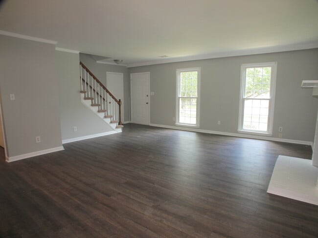Photo - Charming Home located in the popular Raebu...