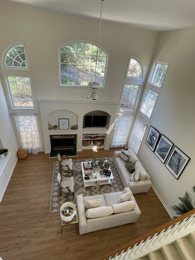 Photo - 2036 Londonberry Ct