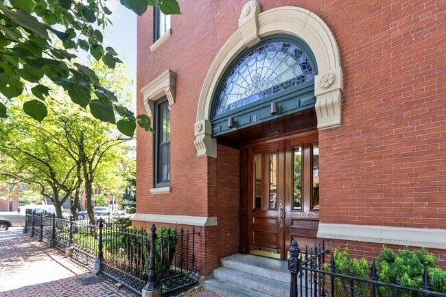 Building Photo - 130 Appleton St Unit 2C
