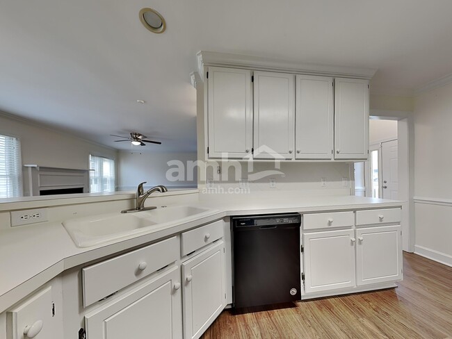 Photo - 4840 Forest Highland Dr