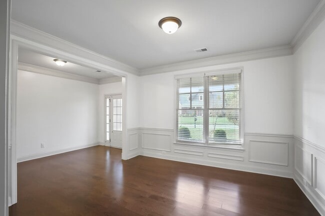 2875 Dowell Farm Trce