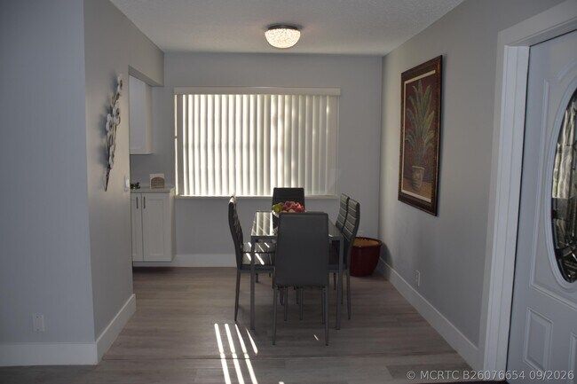 Photo - 460 Durham Cir Unit 460